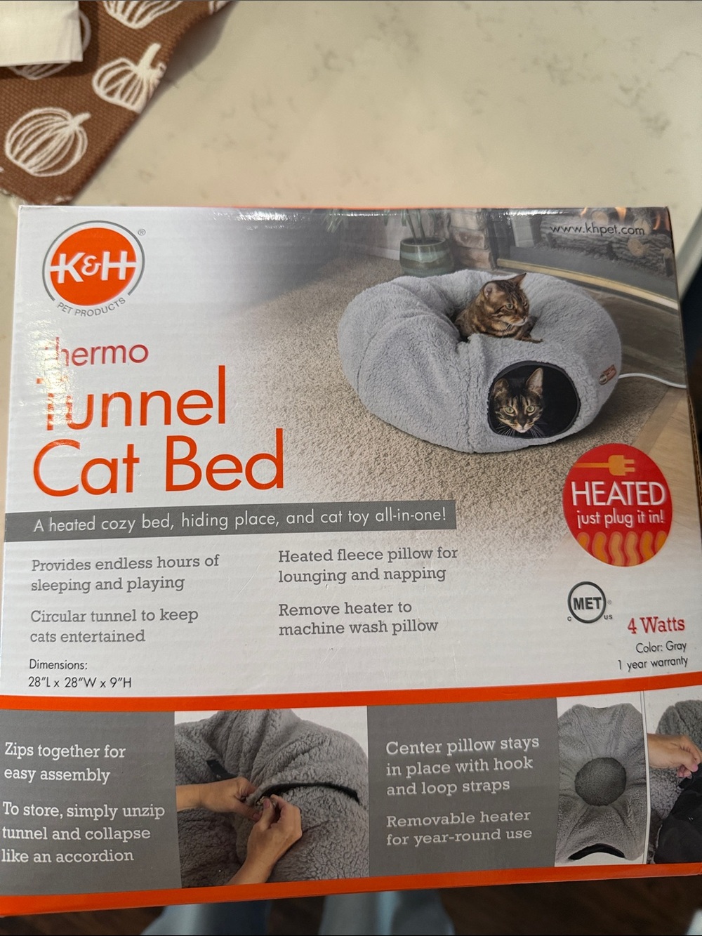 Thermo Tunnel Cat Bed - Gray Heated Fleece Cat Bed. Outdoor